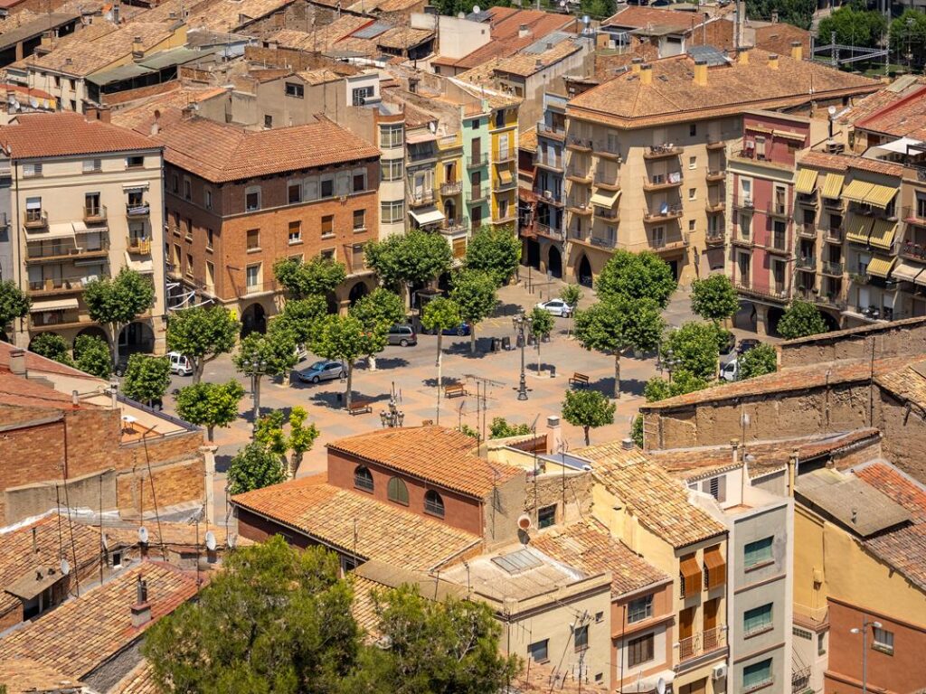 Jorpesa és una empresa constructora de Balaguer, imatge aèria de la Plaça Mercadal.